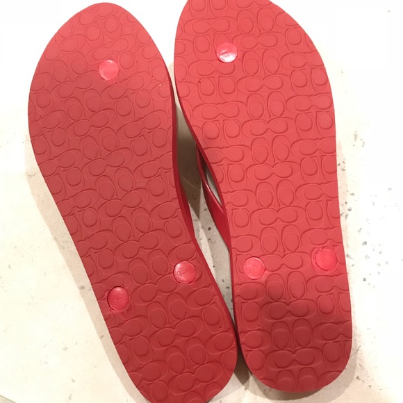 Only size 9 left! NIB Coach flip flops - Picture 4 of 6